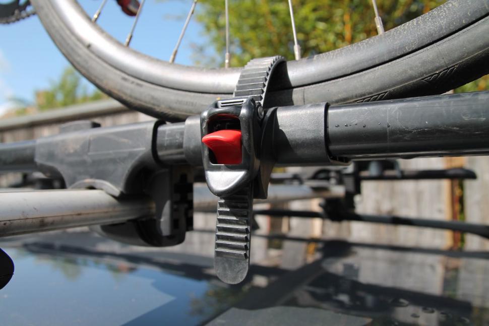 Yakima bike rack online cable lock